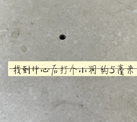 南票瓷砖空鼓维修公司专业解答在瓷砖铺贴过程中，如果砂料搅拌不均匀，将会带来以下问题